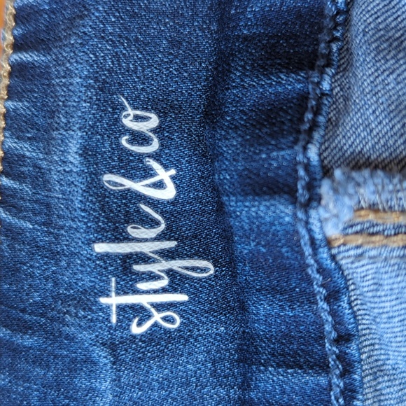 Style & Co. Straight Leg Distressed Whiskering Jeans XL Blue - Picture 2 of 16